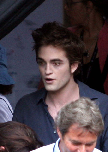 robert pattinson twilight shirtless. Tagged Robert Pattinson